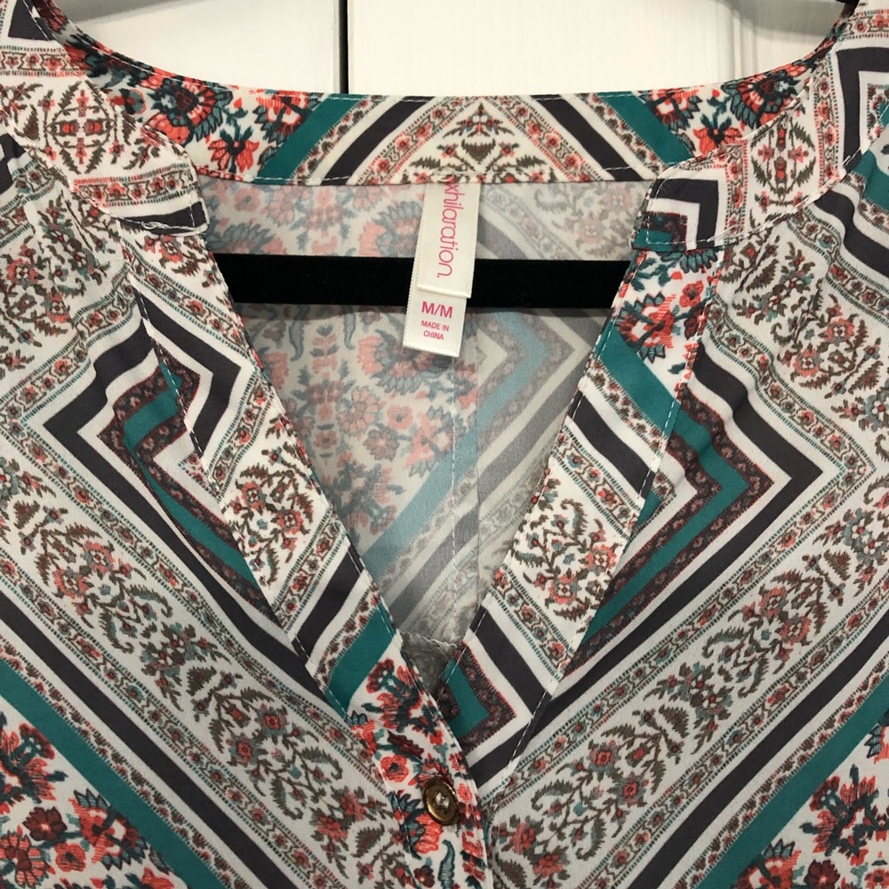 Patterned Button Up Blouse - Picture 2 of 3